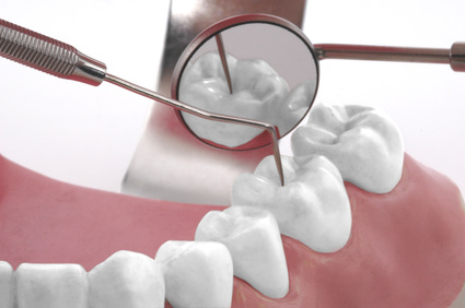 Zähne bedürfen guter Pflege & gutem Essen © Jessica Schindler - Fotolia.com