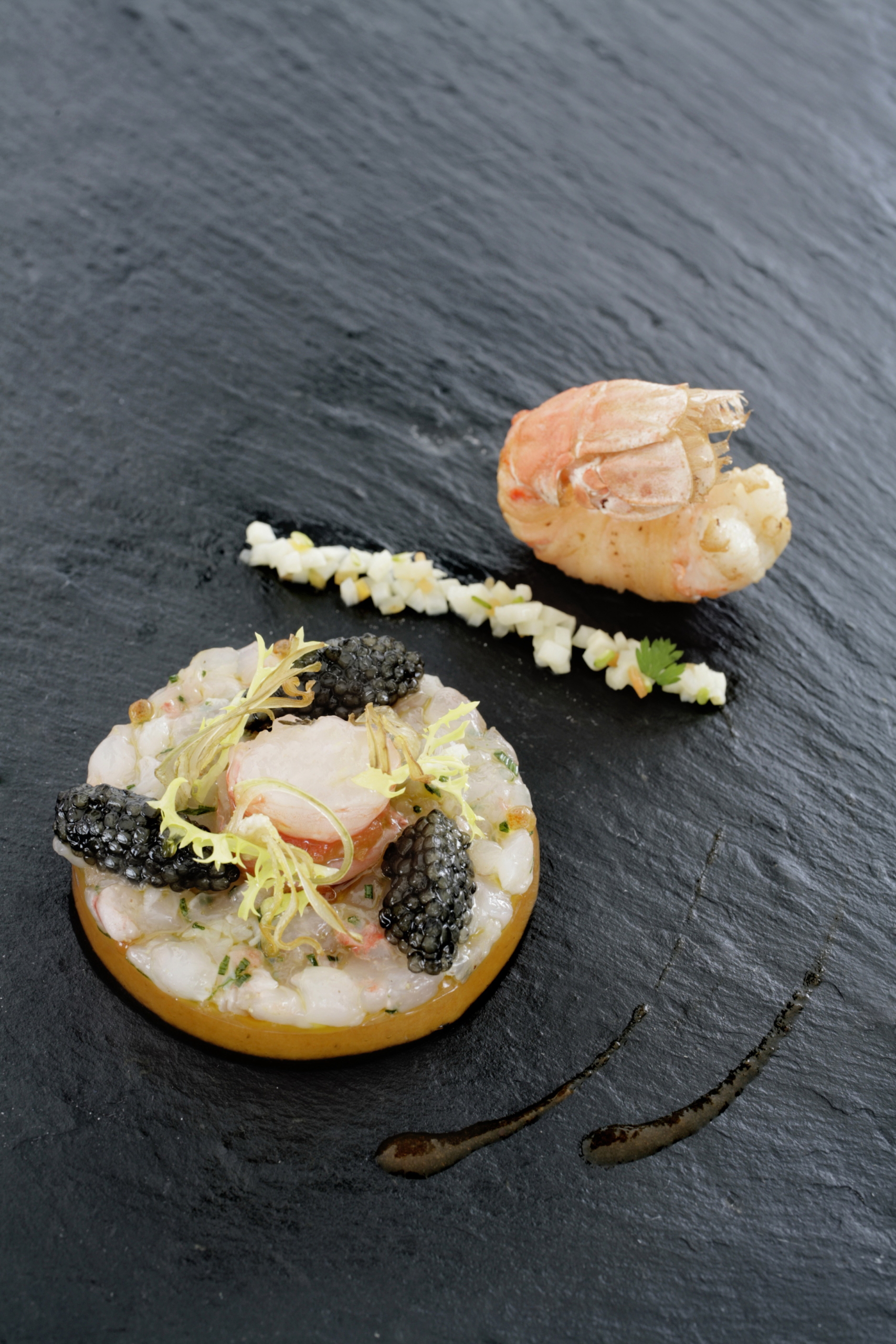 Croustillant vom Langostino mit Imperial Caviar